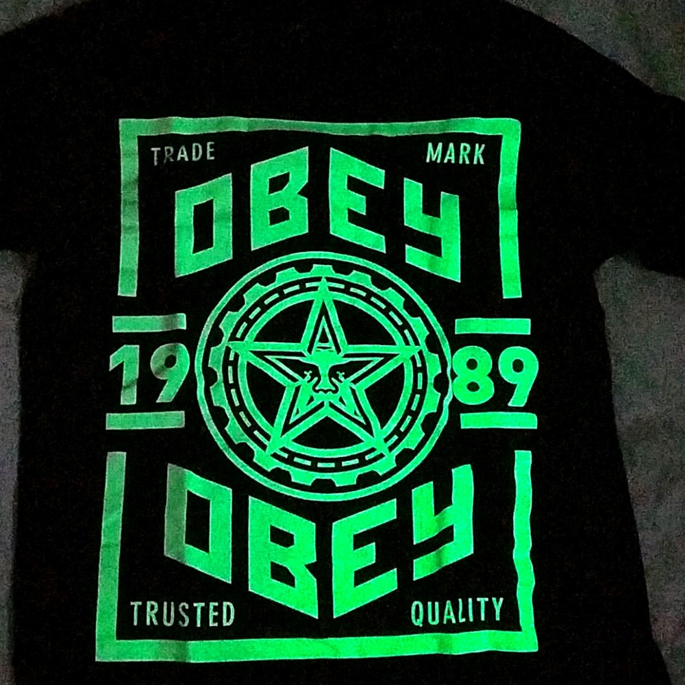 OBEY glow in the dark Tee